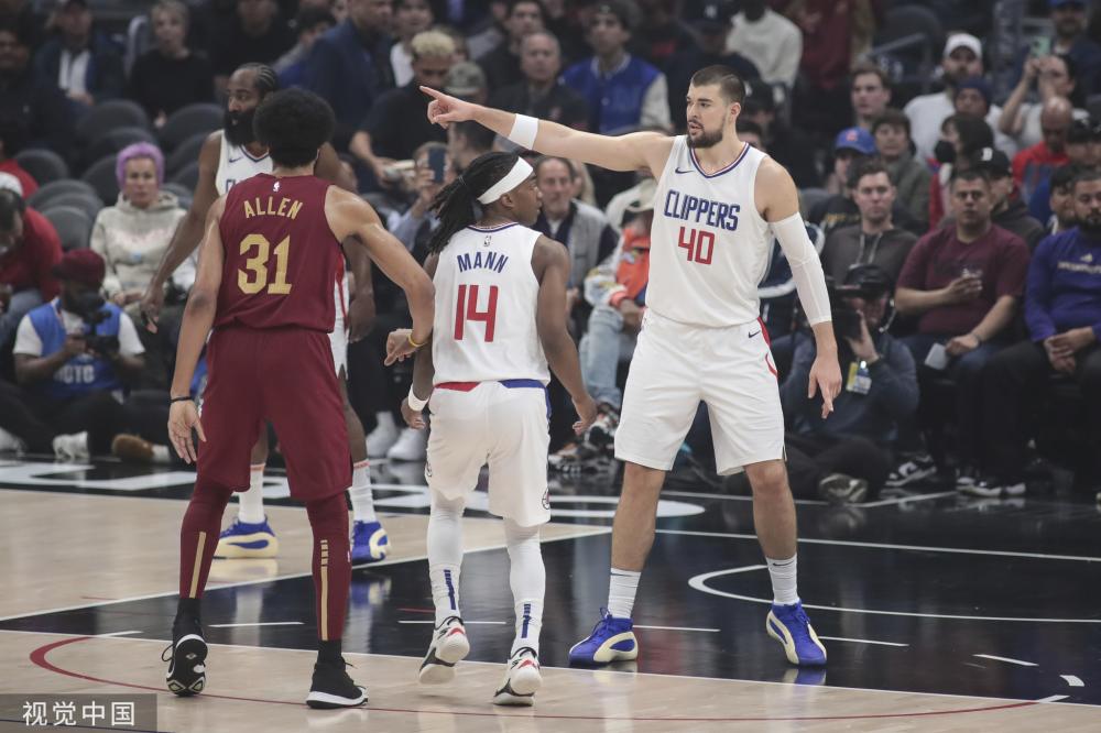 了中场控制 了中场控制