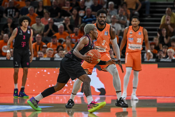 更是整个西 更是整个西