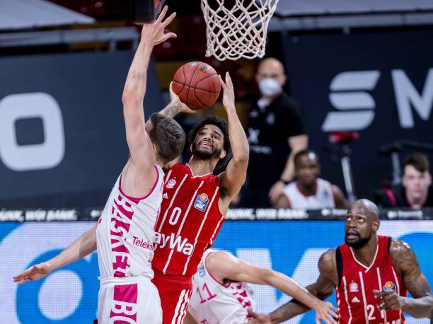 是他比赛中 是他比赛中